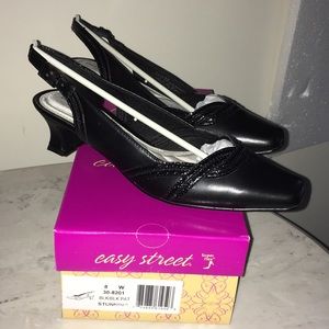 NEW Easy Street ‘Stunning’ slingback kitten heel (8W)